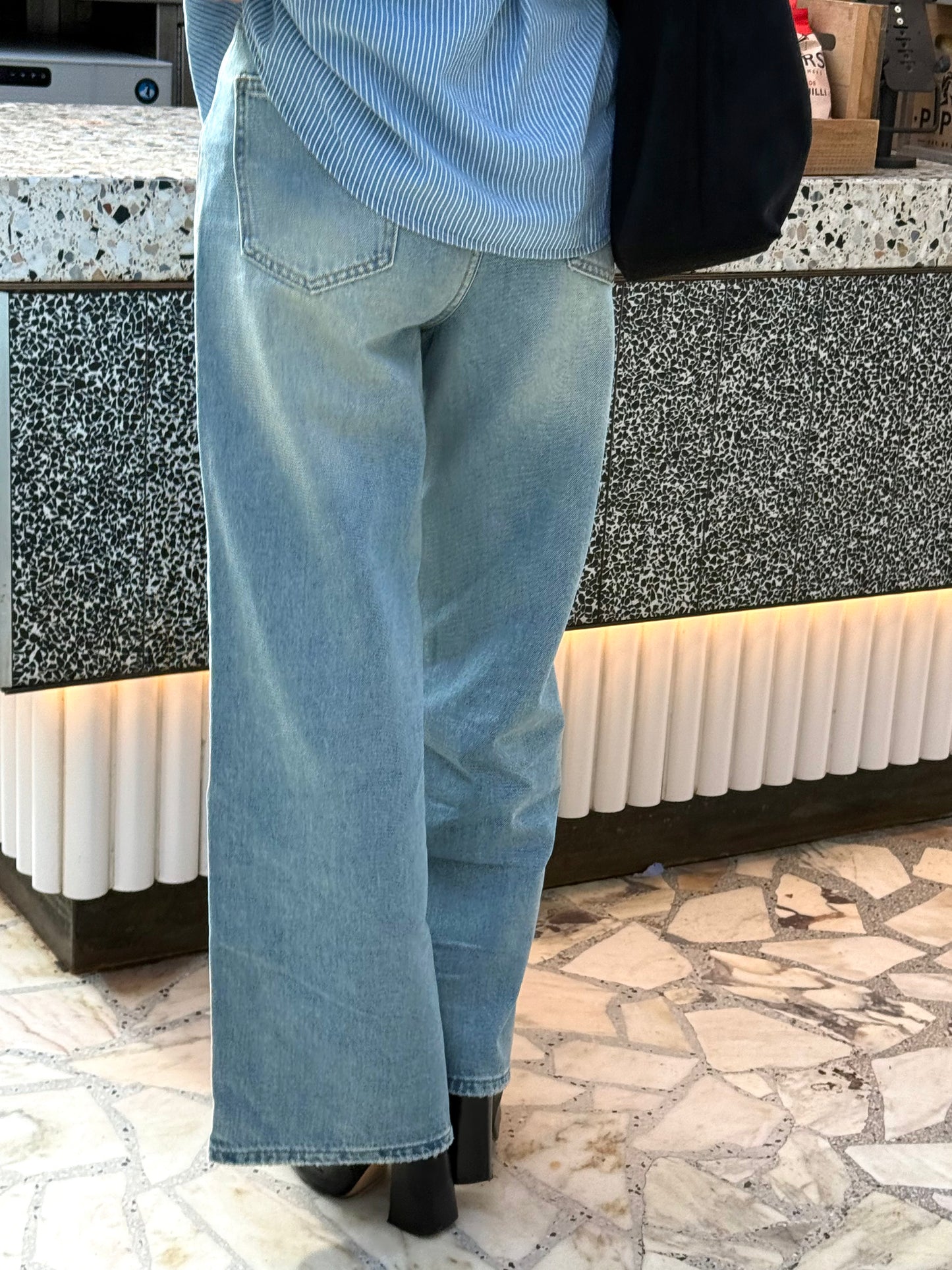 Edge Fray Wide-Leg Jeans