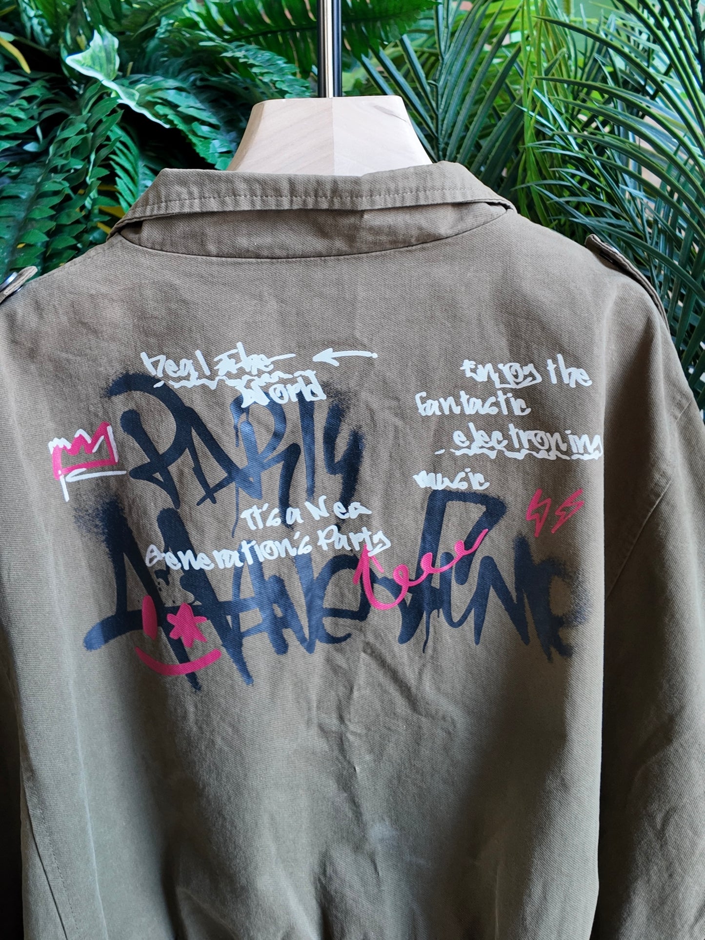 Graffiti Utility Jacket in Olive